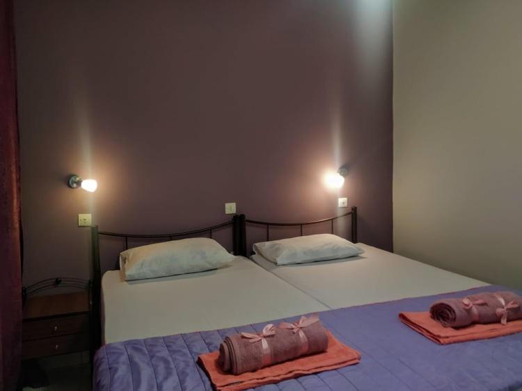 Lions 2 Studios & Apartments, Poros Island. Poros Town Buitenkant foto