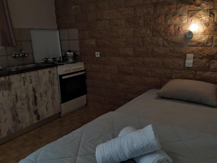 Lions 2 Studios & Apartments, Poros Island. Poros Town Buitenkant foto