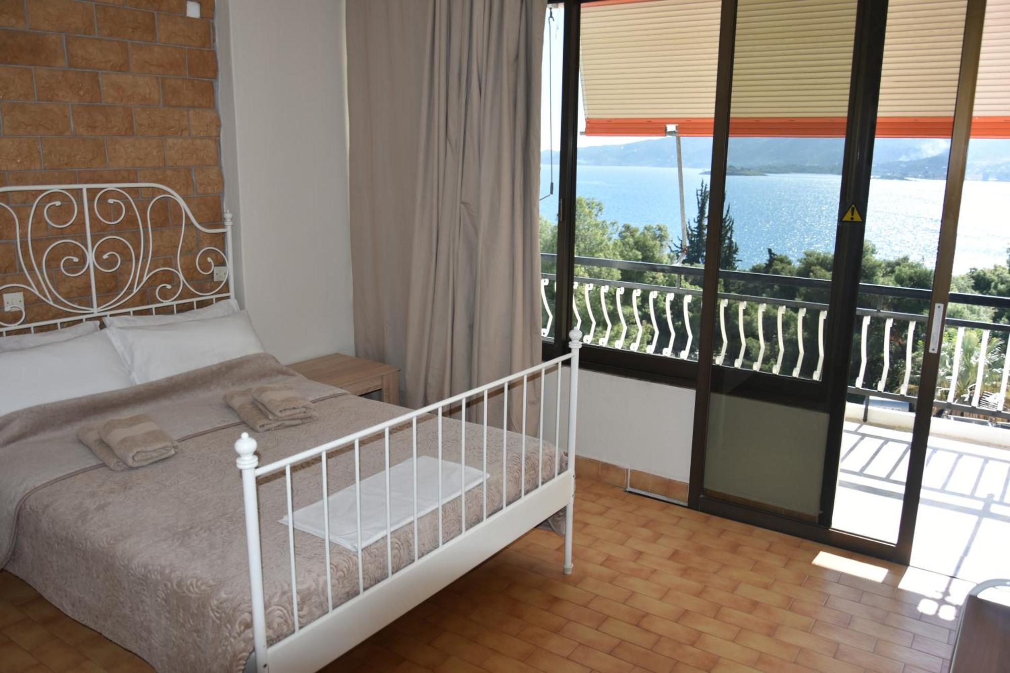 Lions 2 Studios & Apartments, Poros Island. Poros Town Buitenkant foto