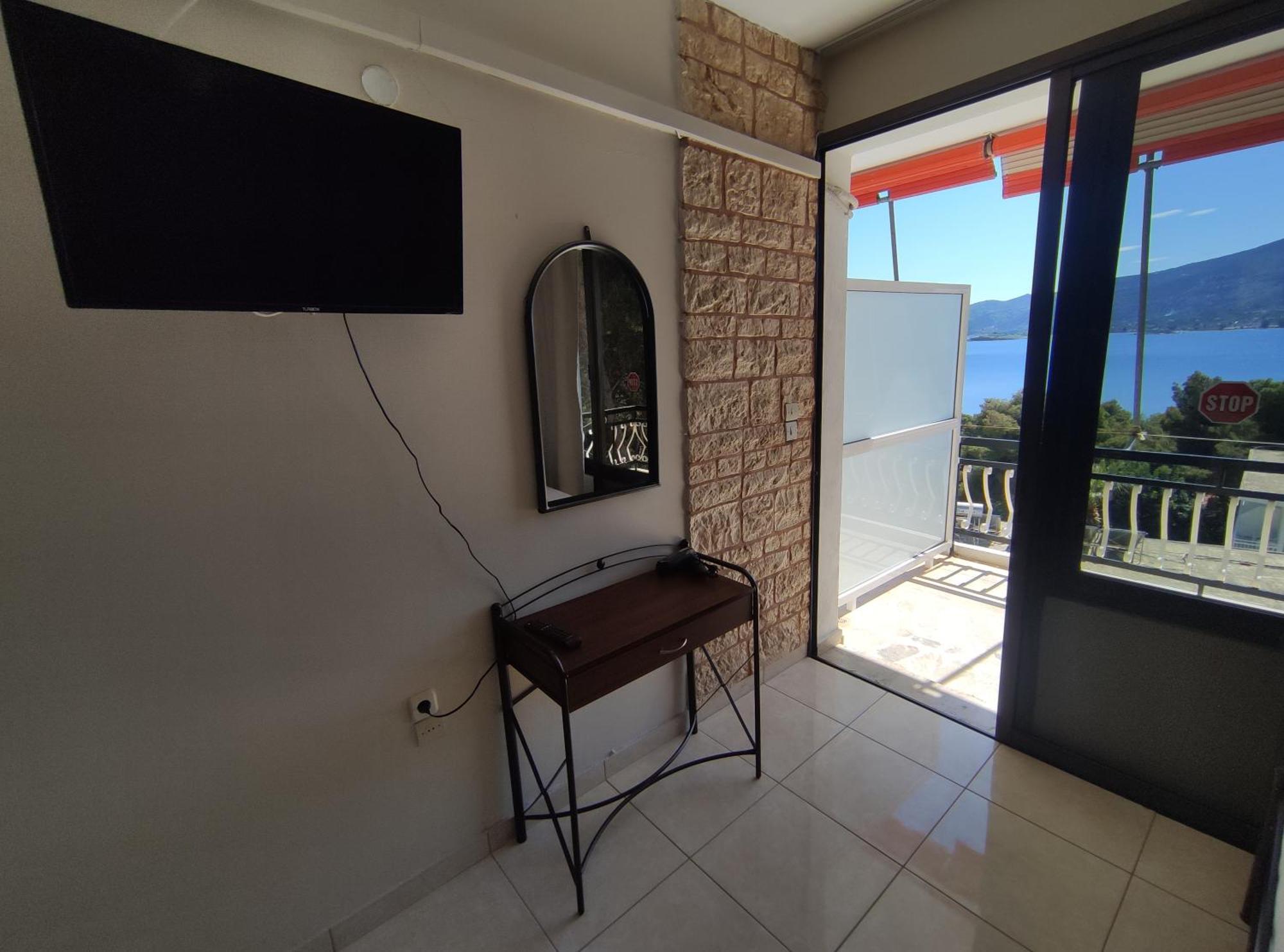 Lions 2 Studios & Apartments, Poros Island. Poros Town Buitenkant foto