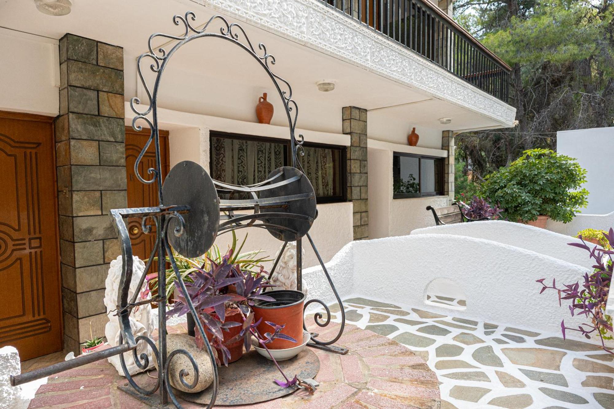 Lions 2 Studios & Apartments, Poros Island. Poros Town Buitenkant foto